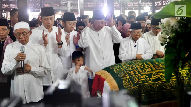 Ma'ruf Amin Pimpin Salat Jenazah Ani Yudhoyono