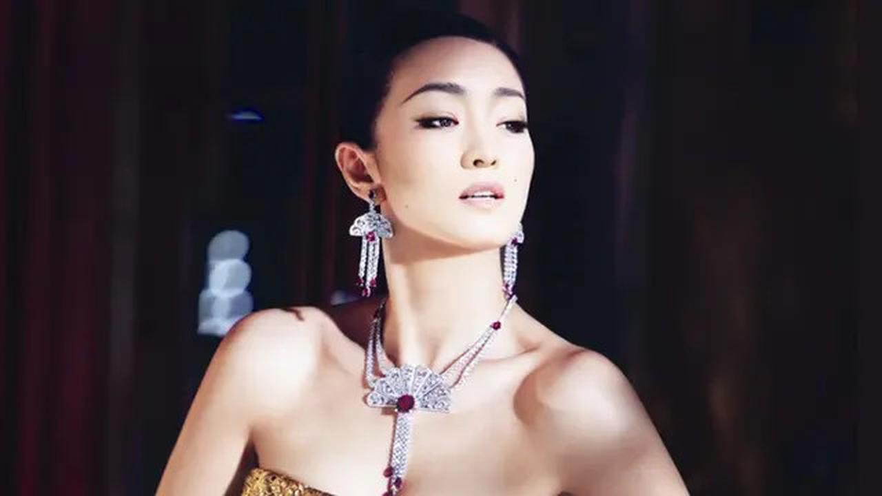Profil Gong Li, Artis Mandarin yang Meraih Kesuksesan di Hollywood
