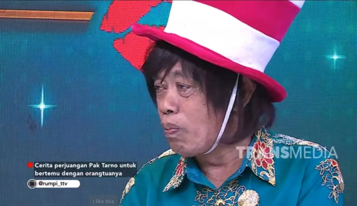 Sejak itu, Pak Tarno berjuang untuk hidup. Bahkan untuk makan, ia harus bekerja lebih dulu. Saat tidak ada pekerjaan, ia pun makan daun-daunan. Hal itu diungkapkan saat jadi bintang tamu Rumpi belum lama ini. [Youtube/TRANS TV Official]