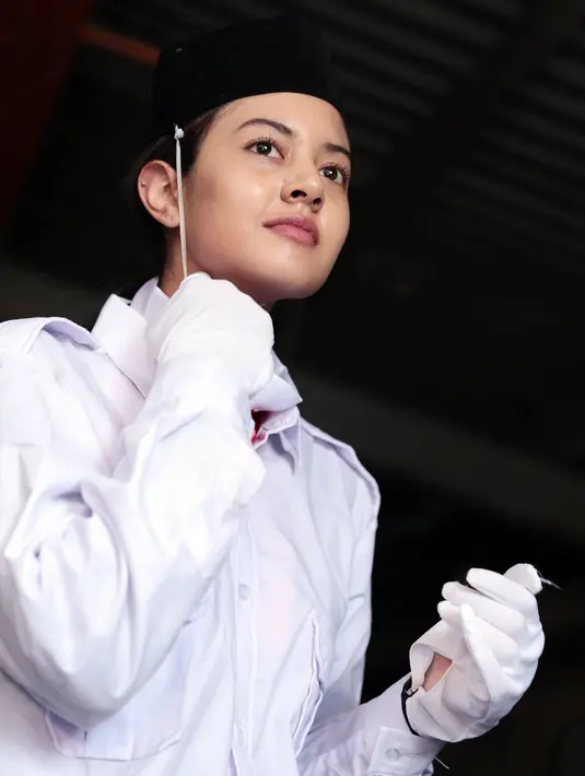 Saat itu Aurelie mengatakan belum ada rencana untuk menjenguk Ello lantaran masih ada jadwal syuting yang harus ia jalani. Meskipun begitu, Aurelie tetap berjanji untuk selalu memberikan semangat pada Ello. (Deki Prayoga/Bintang.com)