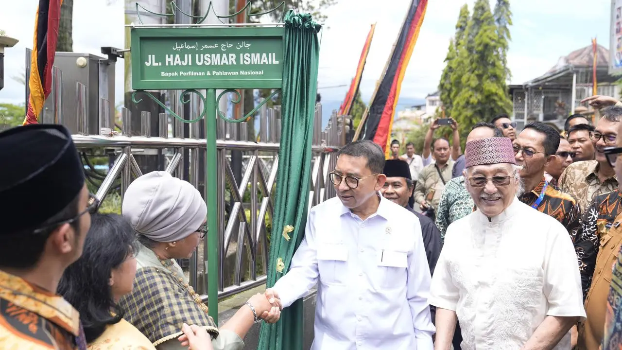Menteri Kebudayaan Fadli Zon resmikan nama jalan Haji Usmar Ismail di Bukittinggi, Sumatra Barat.
