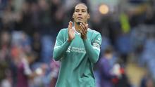 Virgil van Dijk usai berlaga di pertandingan antara Burnley vs Liverpool di Turf Moor, Minggu (14/09/2025). (AP Photo/Jon Super)