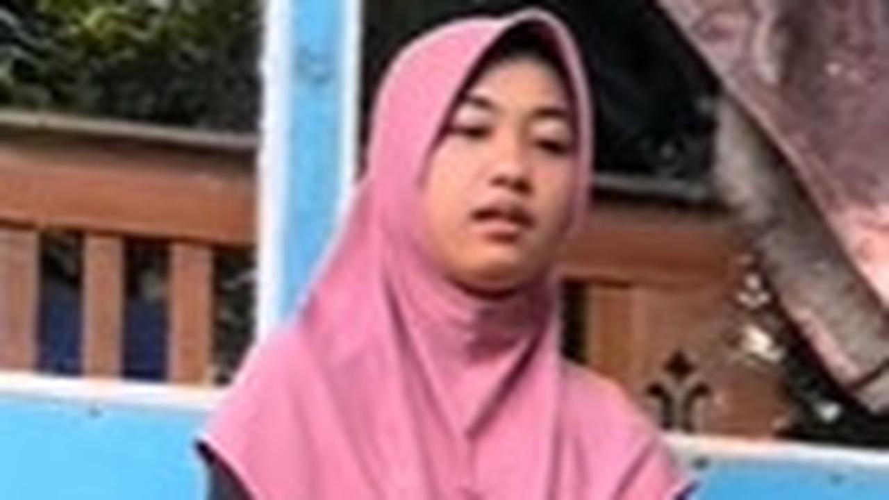 Kisah Pilu Gadis Yatim Sejak Kecil Tak Pernah Beli Baju Baru Hanya dari Pemberian Orang, Sosoknya Cantik Jelita