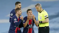 Ada kejadian yang cukup menegangkan usai laga Manchester City vs PSG pada laga leg kedua semifinal Liga Champions, Rabu (5/5/2021). (AP/Dave Thompson)