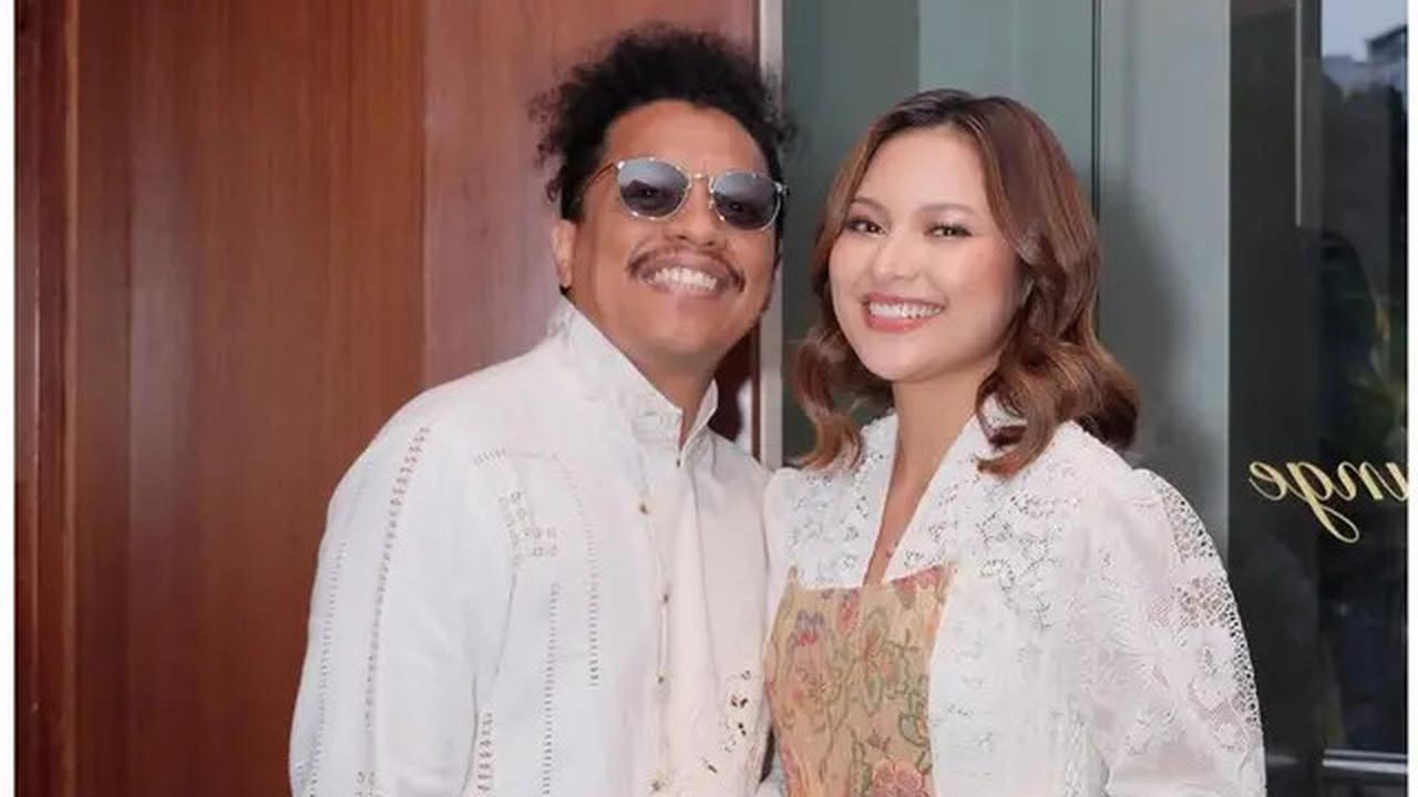 6 Potret Kebaya Brokat Indah Permatasari di Premiere 'Gak Nyangka', Detailnya Unik