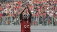 Striker Persija, Reinaldo, merayakan kemenangan Persija atas Persiba pada laga Liga 1 di Stadion Patriot, Bekasi, Jumat  (12/8/2017). Persija menang 2-0 atas Persiba. (Bola.com/M Iqbal Ichsan)