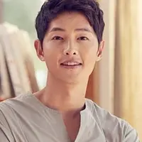Tepat di tanggal 19 September 2017 lau, Song Joong Ki genap berusia 32 tahun. Rona bahagia tentu tengah dirasakannya. Terlebih hari bahagianya bersama Song Hye Kyo juga akan segera tiba. (Instagram/songjoongkionly)