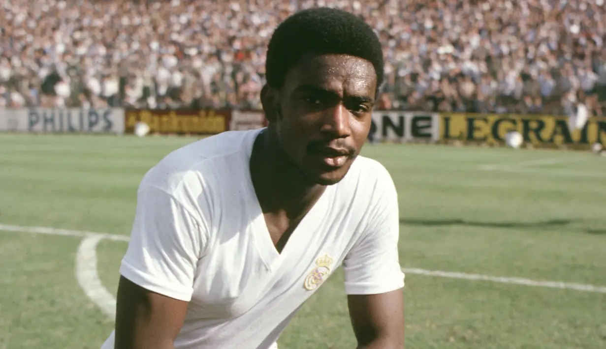 Laurie Cunningham menjadi pemain pertama asal Inggris yang meraih gelar juara Liga Spanyol bersama Real Madrid. Membela Los Blancos mulai 1979/1980 hingga 1982/1983, ia langsung meraih gelar Liga Spanyol pada musim pertamanya. (lcfc.com)