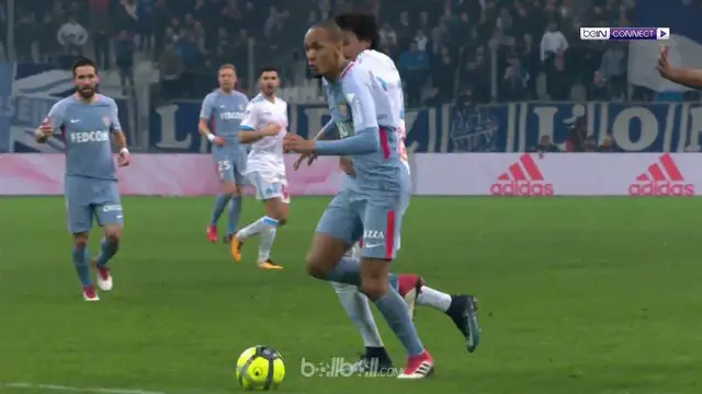 Berita video highlights Ligue 1 2017-2018, Marseille vs Monaco, dengan skor 2-2. This video presented by BallBall.