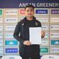 Asnawi Mangkualam, punggawa Timnas Indonesia akhirnya resmi memperpanjang kontrak bersama Ansan Greeners, klub kasta kedua Liga Korea Selatan. (Liputan6.com/ @asnawi_bhr)