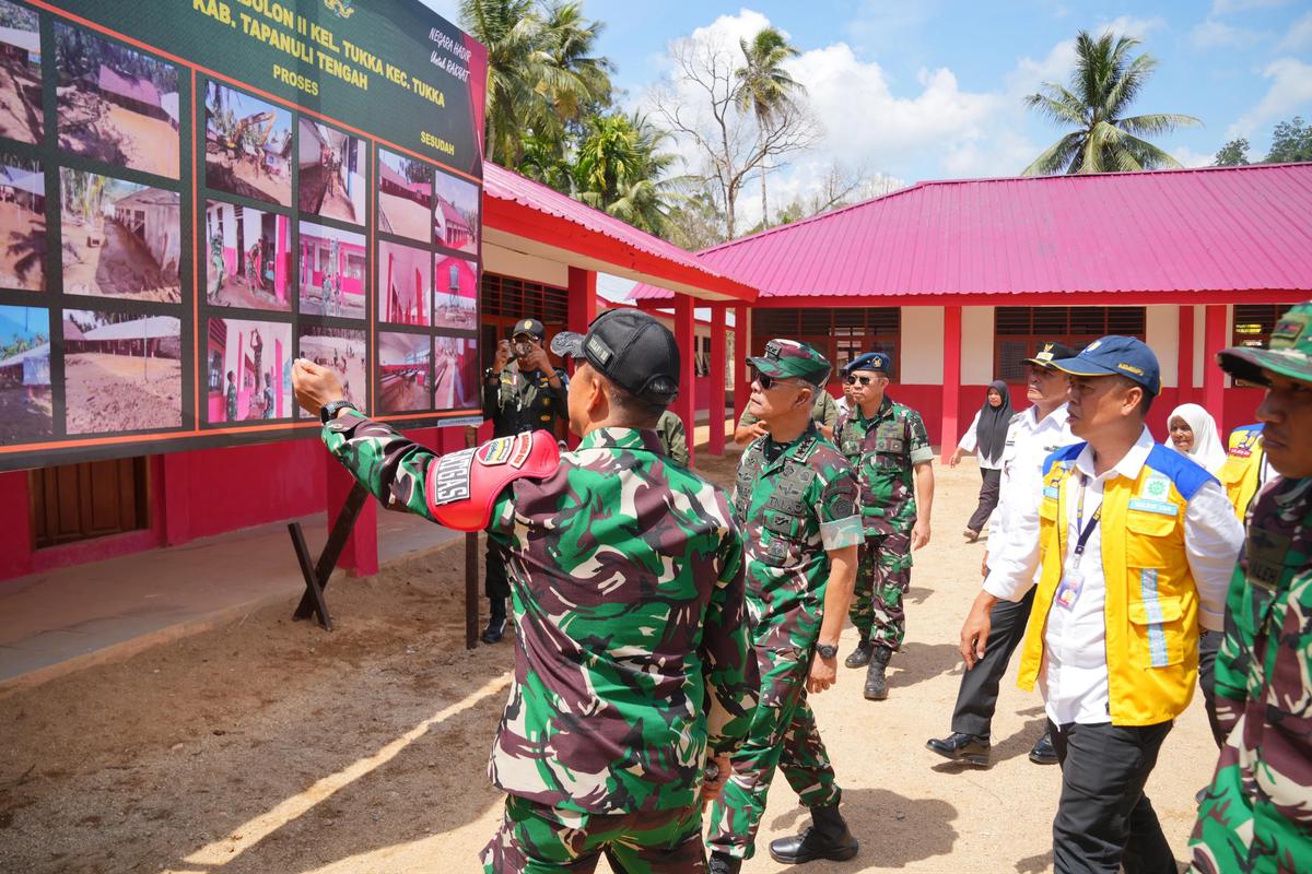 Wakasatgas PRR Letjen TNI Richard Tampubolon meninjau penanganan bencana banjir serta pemulihan infrastruktur tiga kabupaten di Sumatera Utara