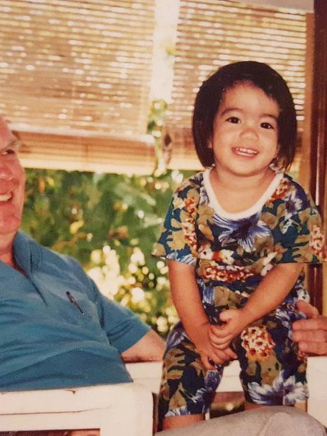 6 Potret Masa Kecil Sheila Marcia, Bikin Gemas