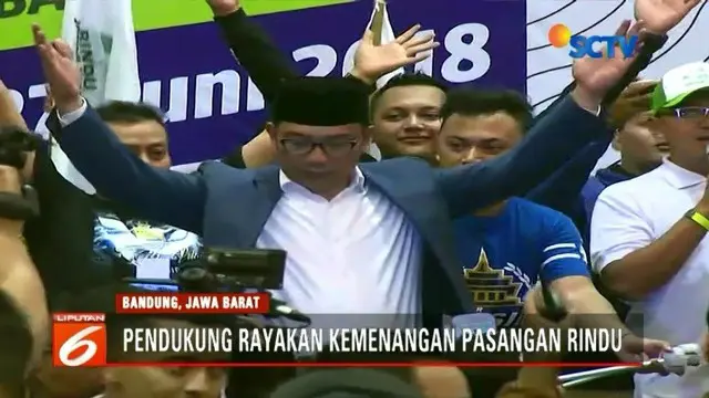 Ridwan Kamil dan para pendukungnya merayakan kemenangan berdasar hasil hitung cepat Pemilihan Gubernur Jawa Barat. Para kandidat Gubernur Jawa Barat lainnya mengakui keunggulan pasangan Ridwan-Uu.