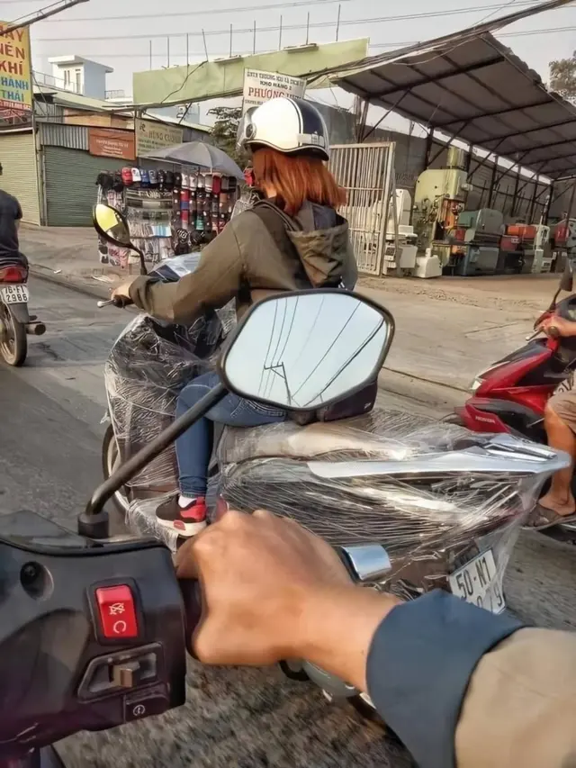 6 Kelakuan Kocak Pengendara di Jalan Raya Ini Bikin Tepuk Jidat
