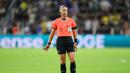 Wasit utama Tori Penso saat memimpin laga Grup H Piala Dunia Antarklub 2025 antara Real Madrid melawan Al Hilal di Audi Field, Washington, Amerika Serikat, Kamis (19/06/2025). (AFP/Kevin C. Cox)