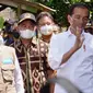 Menko PMK Muhadjir Effendy saat mendampingi Presiden Joko Widodo (Jokowi) kunjungan kerja dalam rangka percepatan penurunan stunting di Desa Kesetnana, Kabupaten Timor Tengah Selatan, Nusa Tenggara Timur, Kamis (24/3/2022). (Dok Kemenko PMK)