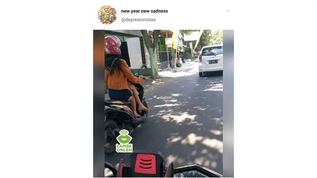 6 Kelakuan Cewek Santai Naik Motor Ini Bikin Tepuk Jidat