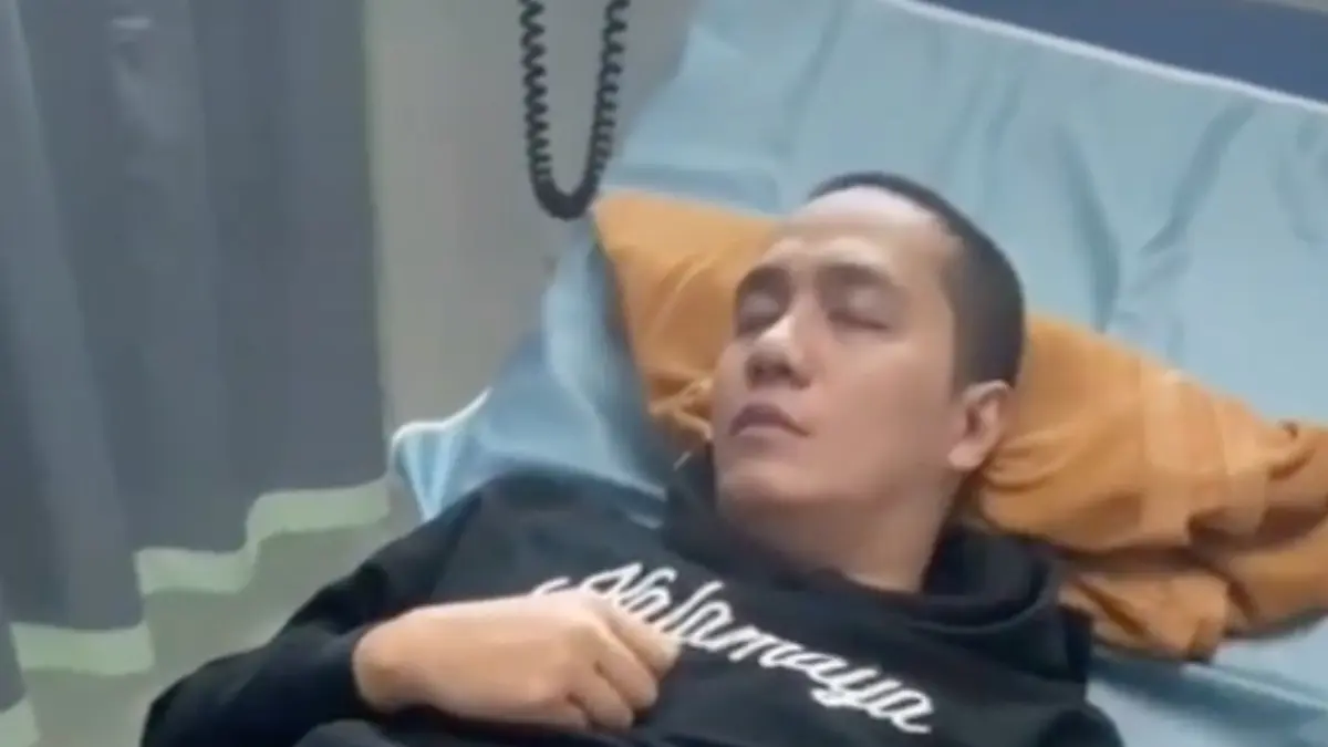 Ressa Herlambang Dilarikan ke IGD Hingga Dipasangi Alat Pacu Jantung, Diduga  Infeksi Ginjal dan Usus - ShowBiz Liputan6.com