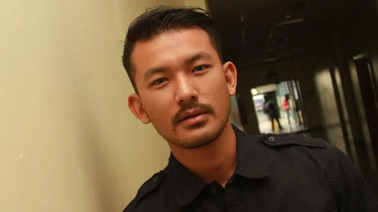 Rio Dewanto 