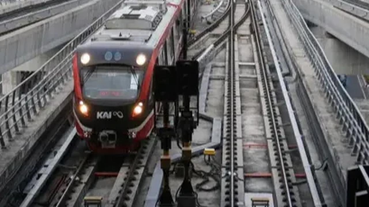 "Kondisi keausan roda yang sudah memasuki masa pembubutan mengharuskan sejumlah trainset untuk dilakukan perawatan agar keamanan perjalanan tetap terjaga," ujar Kuswardoyo.