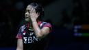 Tunggal putri terbaik Indonesia berperingkat 30 BWF, Gregoria Mariska Tunjung yang bertanding di partai pertama court 1 harus mengakui keunggulan tunggal putri Thailand peringkat 21 BWF, Phittayaporn Chaiwan dengan rubber game 17-21, 21-10 dan 12-21 dalam durasi 52 menit. (Bola.com/Bagaskara Lazuardi)