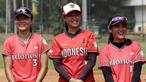 Para pemain Timnas Softball Putri indonesia tersenyum saat latihan di Lapangan Softball, GBK, Jakarta, Selasa (12/11). Sebanyak 17 atlet akan turun di SEA Games 2019 mendatang. (Bola.com/M Iqbal Ichsan)