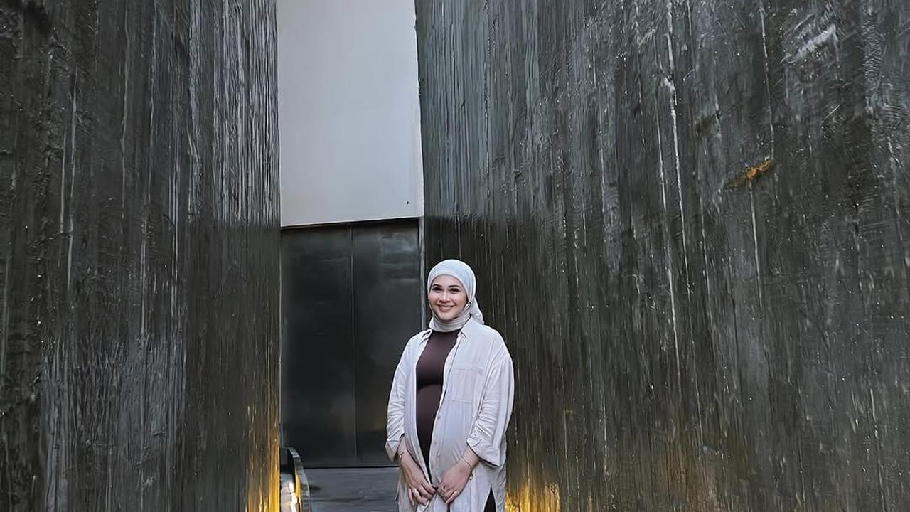 Potret Kesha Ratuliu saat Hamil Anak Ketiga, Simple Namun Memesona
