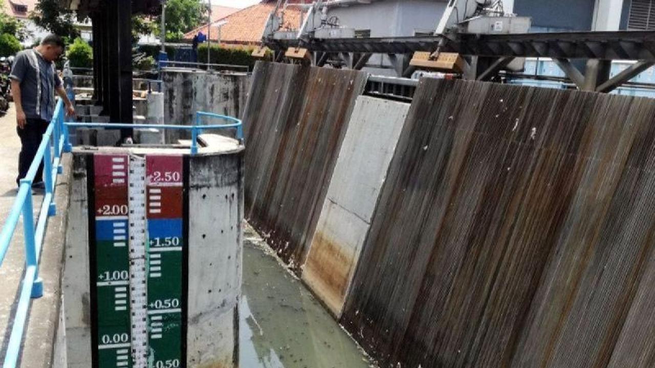 Pintu Air Pasar Ikan Siaga 2, BPBD DKI Imbau Warga Pesisir Jakarta Utara Waspada Banjir Rob