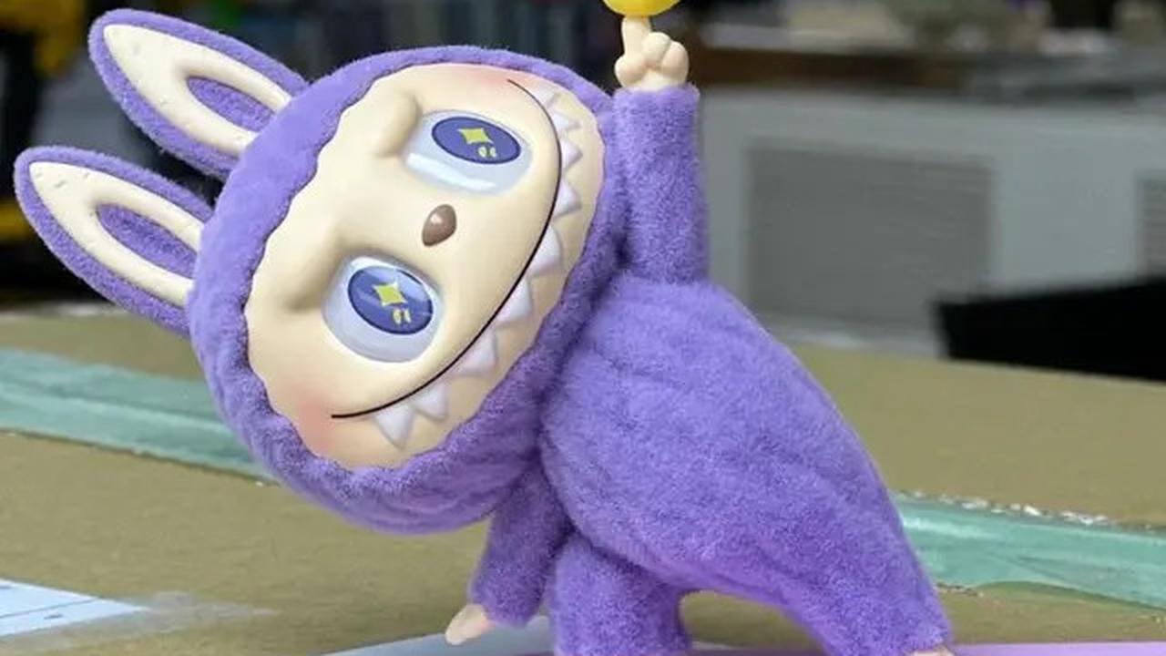 Seragam Grab Mini untuk Labubu Laris Manis, Dijual Lagi 10 Kali Lipat Lebih Mahal