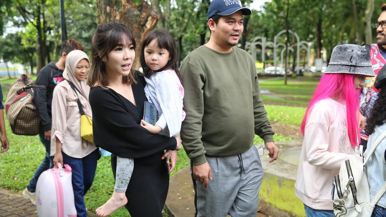 [Fimela] Gisella Anastasia, Gempita Nora Marten, Indra Bekti