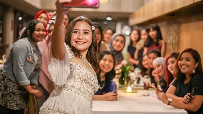 Prilly Latuconsina Berbagi Cara Menutrisi Kulit Selama 24 Jam