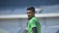 Kiper Persib Bandung, Muhammad Natshir. (Bola.com/Erwin Snaz)