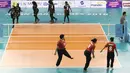 Laga semifinal bola voli duduk putri antara Indonesia melawan China pada  Asian Para Games 2018, di Tennis Indoor Gelora Bung Karno Jakarta, Rabu (10/10/2018).  (Bola.com/Peksi Cahyo)