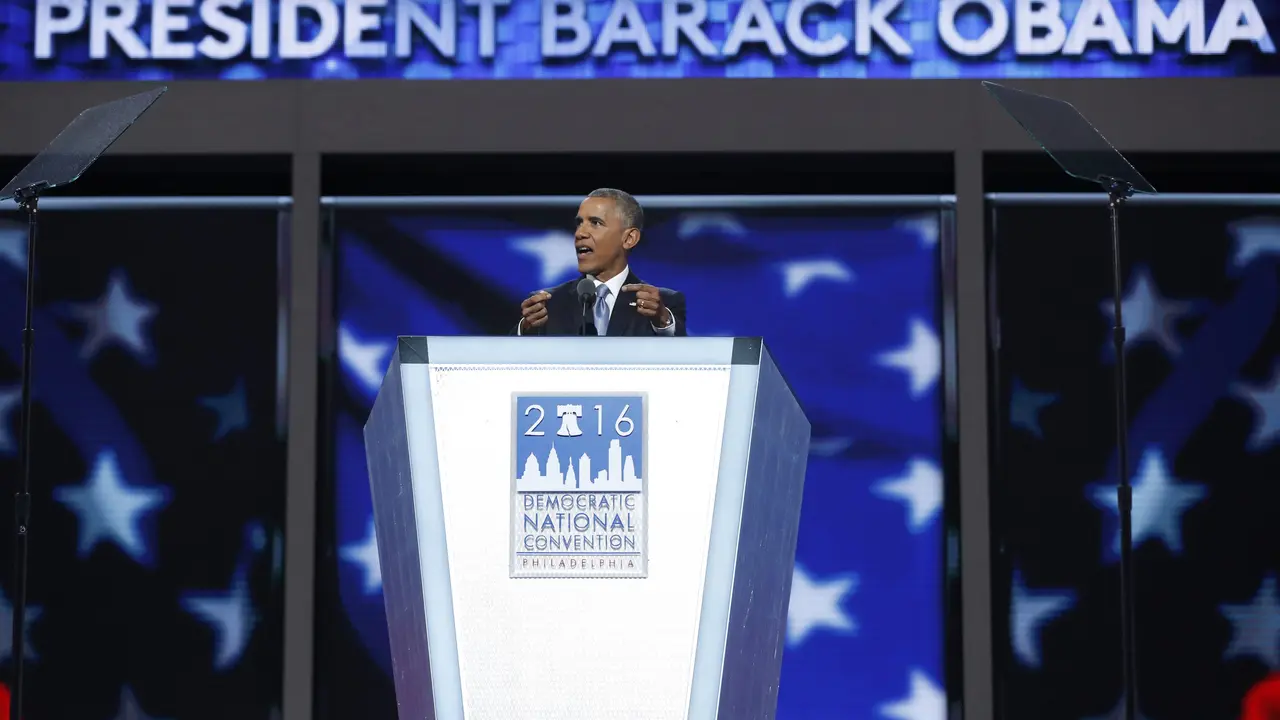 Presiden Barack Obama mendukung Hillary Clinton dalam Konvensi Partai Demokrat