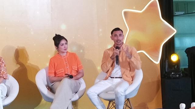 Vincent Verhaag menceritakan bagaimana ia mendidik sang anak, El Barack, agar tidak terlibat dalam pembullyan. Selain memberikan contoh, ia juga mengajarkan El untuk berani berbicara dan membela dirinya. (Foto: Rafa Dahayu Amandya/Liputan6.com)