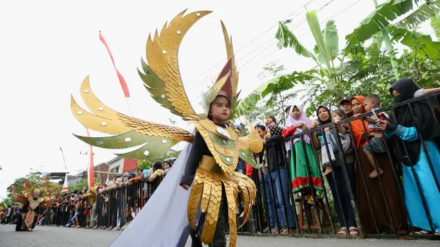 Pakaian yang dikenakan dalam festival Bamboo Gintangan Terbuat dari bahan bambu (Istimewa)