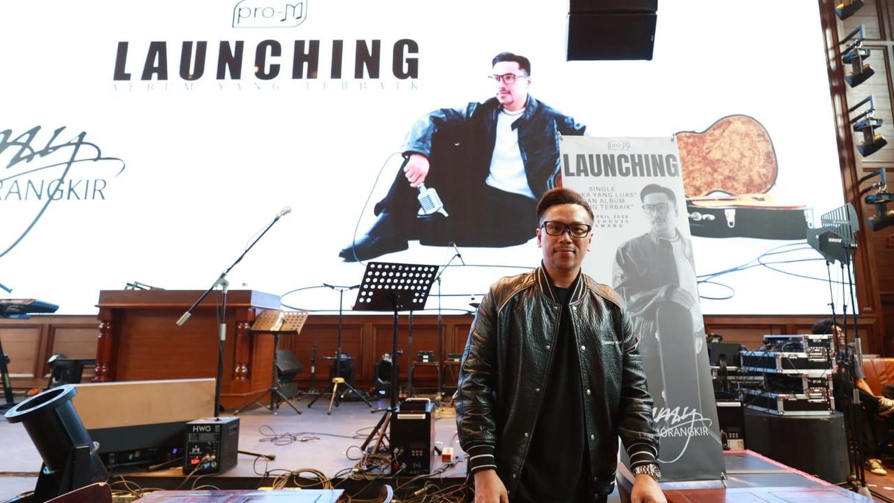 Sammy Simorangkir saat peluncuran single terbarunya di Live House Kemang, Jakarta Selatan. (Budy Santoso/Kapanlagi.com)