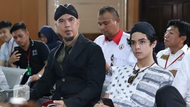 [Bintang] Ahmad Dhani dan Al Ghazali