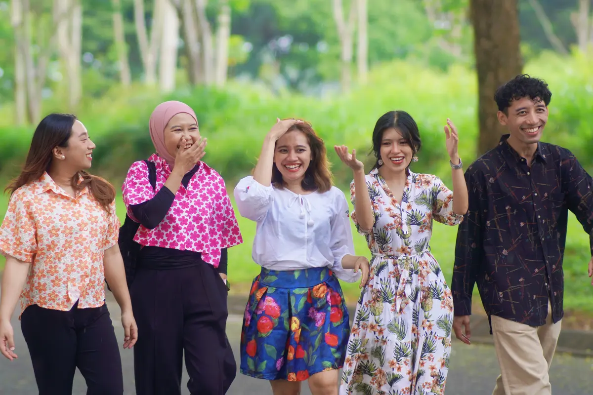 wanita desember pertemanan dewasa