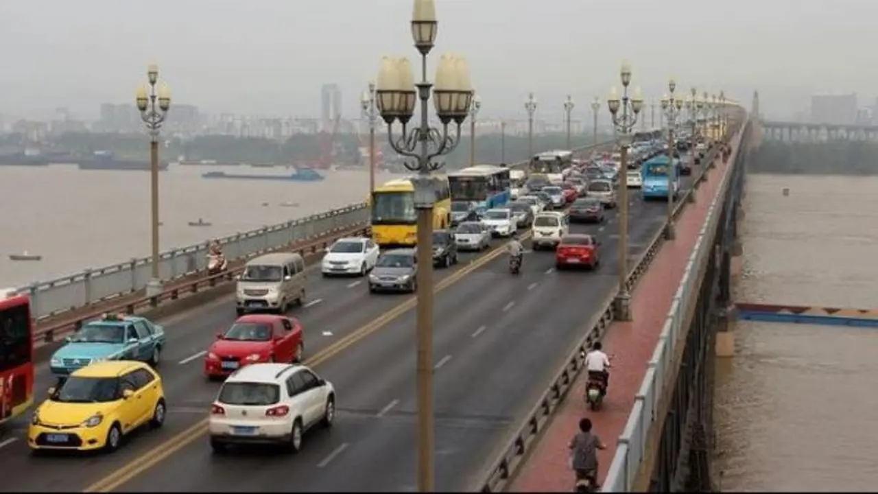 Pria di China Cegah 400 Orang Lebih untuk Bunuh Diri di Jembatan Nanjing