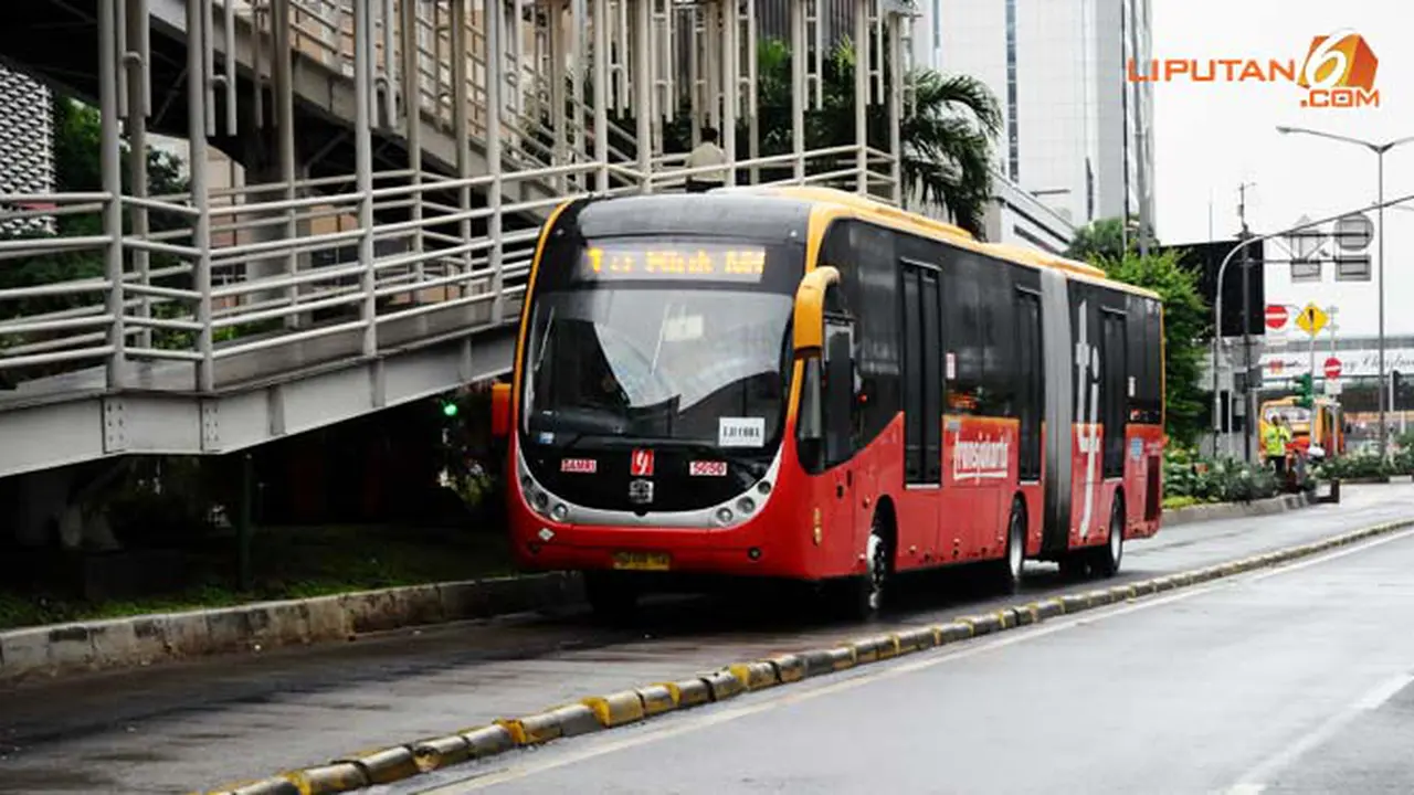 busway-transjakarta-130501b.jpg
