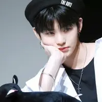 Dari masalah kesehatan hingga kata perpisahan, berikut fakta hengkangnya Hwall dari The Boyz. (V Live)