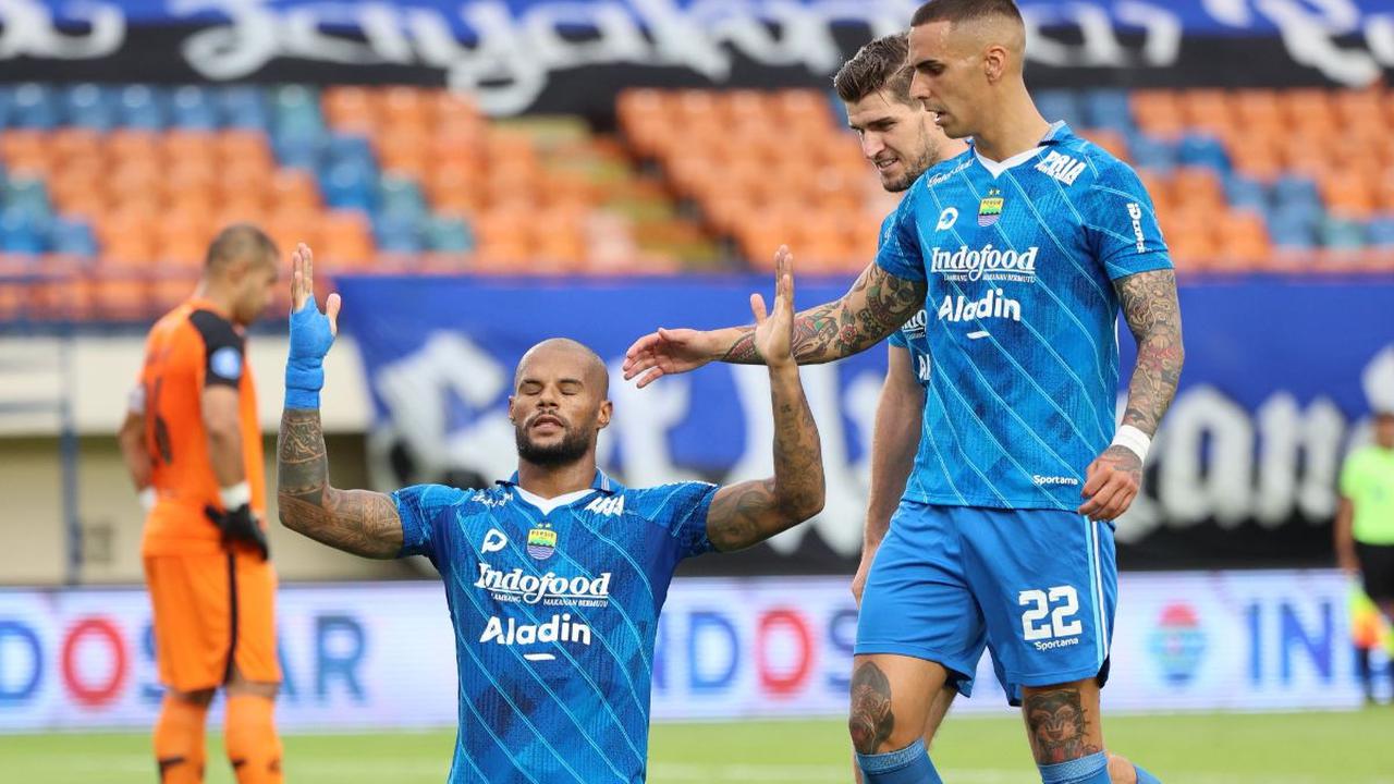 Persib Bandung tampil perkasa di hadapan Persija Jakarta. Maung Bandung menang dengan skor 2-1 dalam duel lanjutan BRI Liga 1 2023/2024 di Stadion Si Jalak Harupat, pada Sabtu (9/3/2024). Bola.com/<br>M Iqbal Ichsan