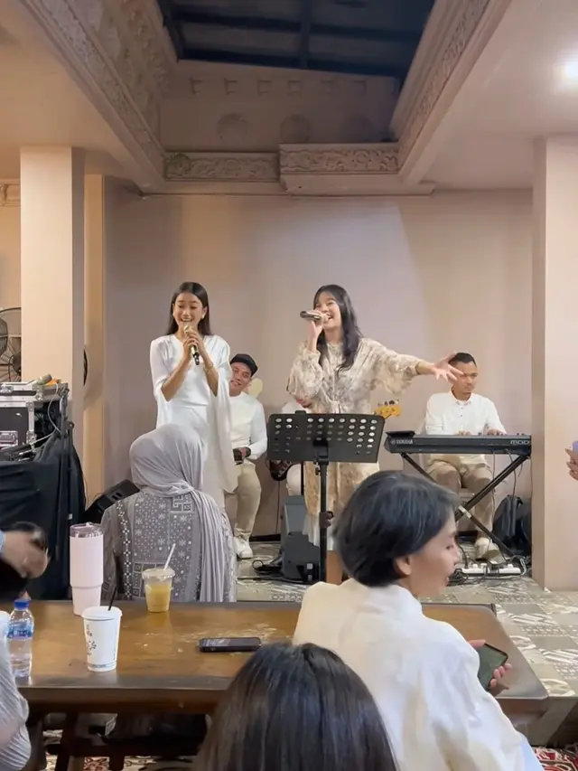 Kebahagiaan di ulang tahun Anang Hermansyah. (credit:instagram.com/ashanty_ash)