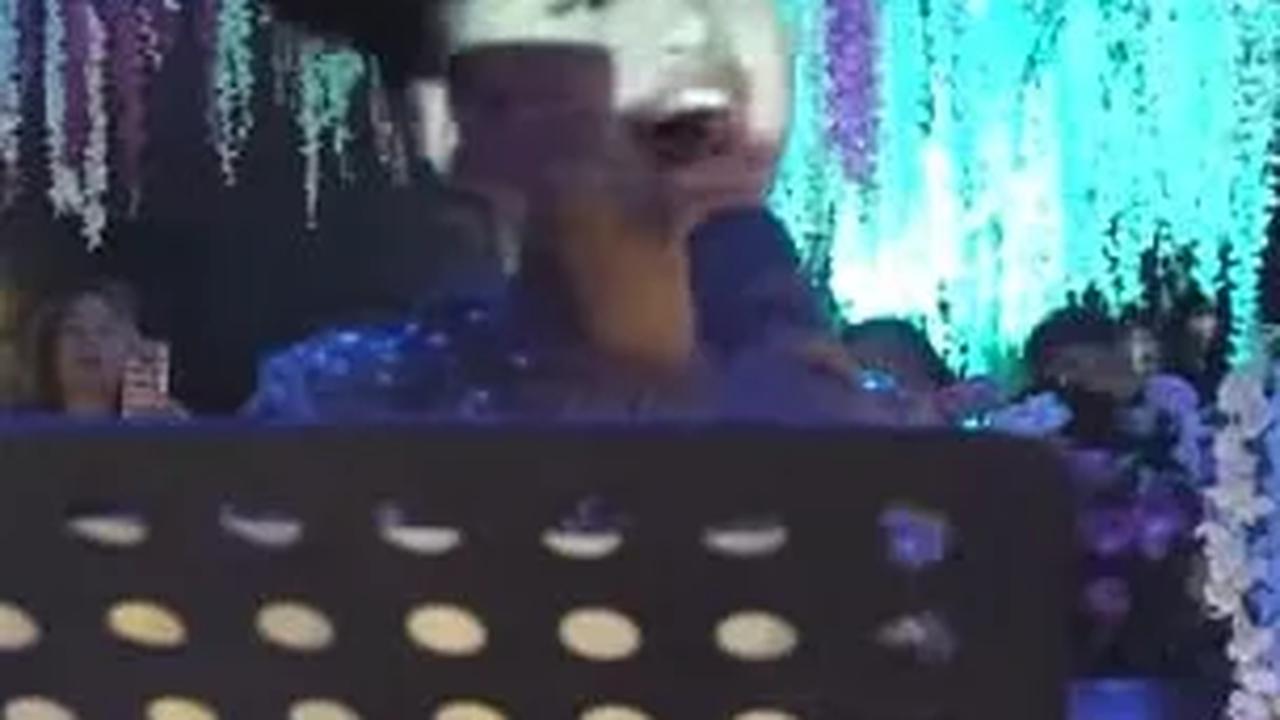 Potret Arsy Hermansyah Jadi Wedding Singer Sukses Memukau Tamu Undangan dengan Suaranya yang Indah