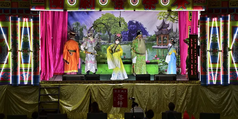 Pertunjukan Opera Tradisional China Jelang Imlek di Bangkok