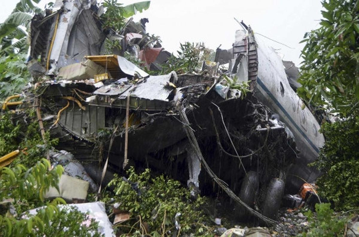 Pesawat kargo jatuh, puluhan penumpang tewas bergelimpangan di Sudan