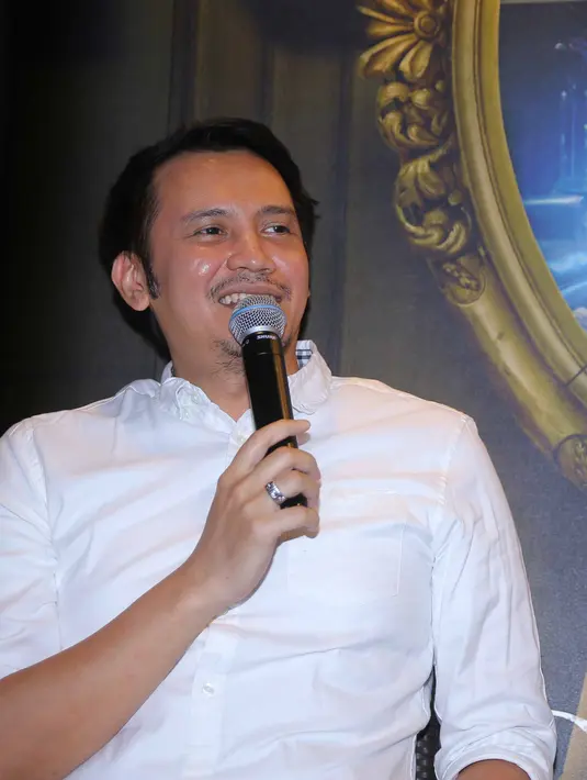 Masih sendiri, pembetot bass Bragi itu menyibukkan dengan kegiatannya bermusik dan akting. Baginya, jodoh akan datang pada waktu yang tepat. Selain itu, akan sesuai dengan pilihannya. (Nurwahyunan/Bintang.com)