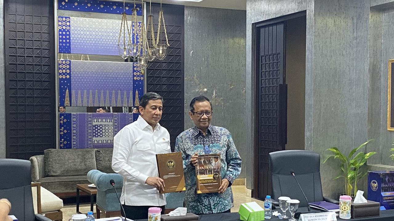 Mahfud MD: Polri Tak Tepat Bergaya Militeristik karena Tugasnya Mengayomi, Melayani dan Melindungi