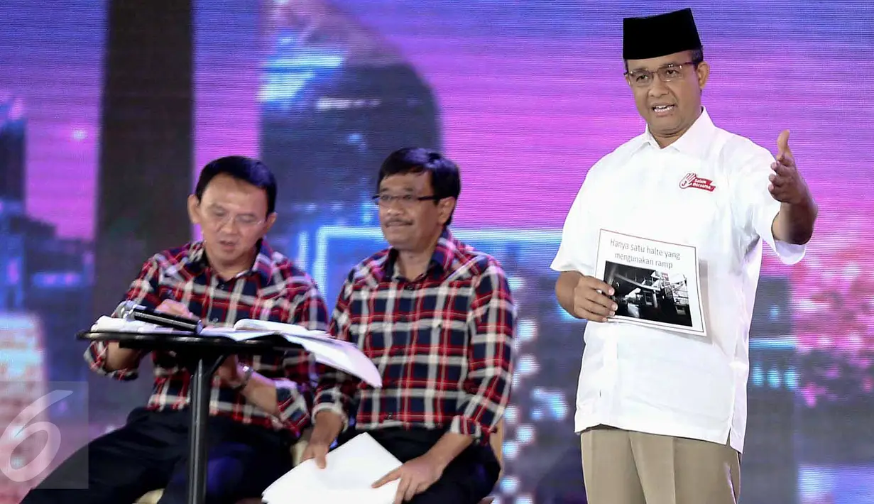 Cagub nomor urut 3 Anies Baswedan saat debat final cagub DKI di Hotel Bidakara, Jakarta, Jumat (10/2). Anies akan melibatkan kaum difabel dalam memetakan persoalan dan bentuk kebijakan nantinya. (Liputan6.com/Faizal Fanani)